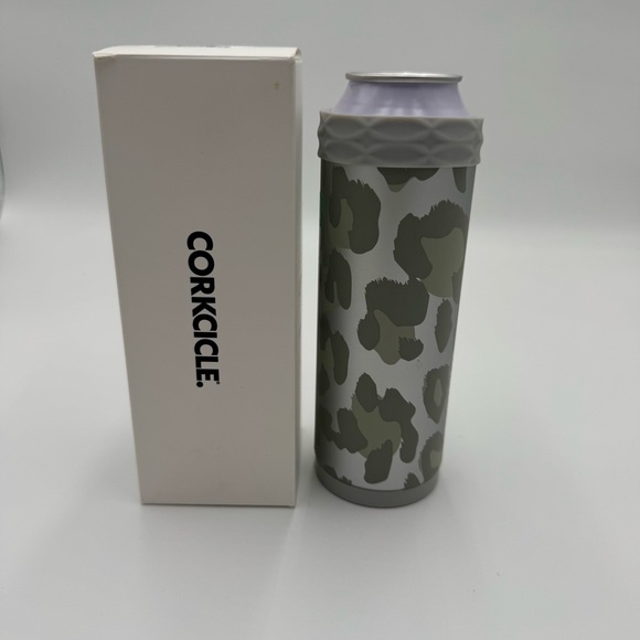 Corkcicle Slim Arctic Can Cooler in Snow Leopard pattern - Picture 1 of 3
